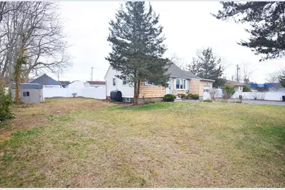 3 Windus Drive, Shirley, NY 11967 - Photo 4