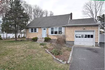 3 Windus Drive, Shirley, NY 11967 - Photo 2