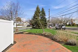 2450 Yorktown St, Oceanside, NY 11572 - Photo 28
