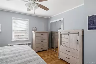2450 Yorktown St, Oceanside, NY 11572 - Photo 14