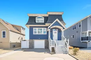 15 E Shore Dr, Babylon, NY 11702 - Photo 2
