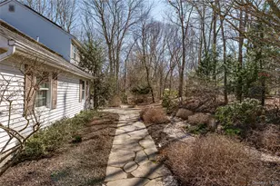 107A Scraggy Hill Rd, Port Jefferson, NY 11777 - Photo 4