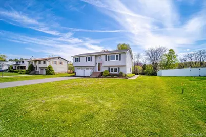84 Guernsey Drive, New Windsor, NY 12553 - Photo 2