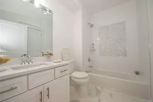 8 Northridge St, Huntington Station, NY 11746 - Photo 8