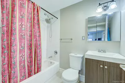 135-46 Grand Central Parkway #4C, Briarwood, NY 11435 - Photo 10