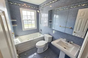 34 Arch Ln, Hicksville, NY 11801 - Photo 10