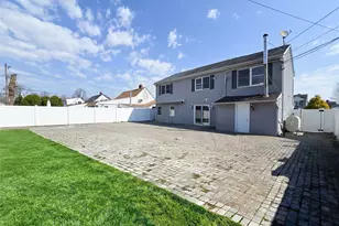 34 Arch Ln, Hicksville, NY 11801 - Photo 12