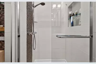 23 Coronet Lane, Plainview, NY 11803 - Photo 14