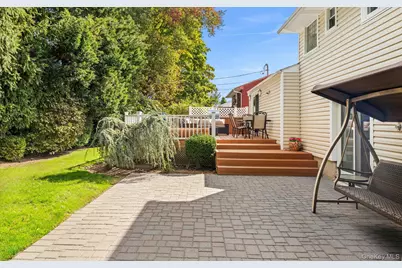 23 Coronet Lane, Plainview, NY 11803 - Photo 22