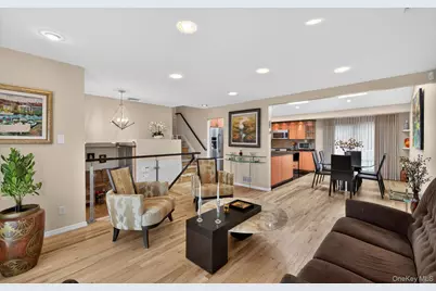 23 Coronet Lane, Plainview, NY 11803 - Photo 4