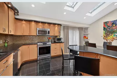 23 Coronet Lane, Plainview, NY 11803 - Photo 6