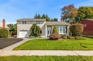 23 Coronet Ln, Plainview, NY 11803 - Photo 2