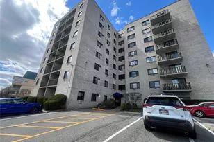 666 Pelham Rd, New Rochelle, NY 10805 - Photo 22