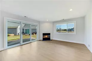 290 W Midland Pond Ct, Moriches, NY 11955 - Photo 4