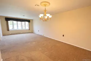 9 Guilford Ct, Ridge, NY 11961 - Photo 6