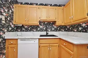 201 Bentley Ct, Brewster, NY 10509 - Photo 12