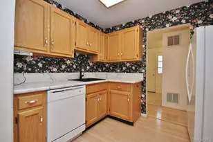 201 Bentley Ct, Brewster, NY 10509 - Photo 14