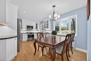 31 Fairfields Ln, Huntington Station, NY 11746 - Photo 8