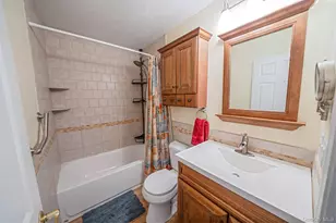 190 Merrick Rd, Amityville, NY 11701 - Photo 16