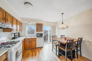 190 Merrick Rd, Amityville, NY 11701 - Photo 6