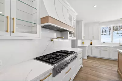 43 Hilltop Lane, Thornwood, NY 10594 - Photo 12