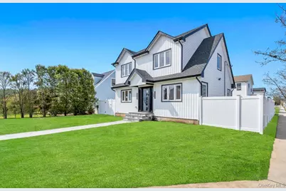 87 West Avenue, Hicksville, NY 11801 - Photo 4