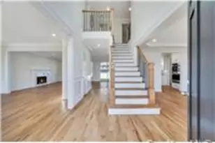 87 West Ave, Hicksville, NY 11801 - Photo 6