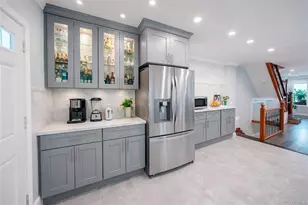 25-19 McIntosh St, East Elmhurst, NY 11369 - Photo 10