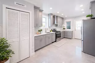 25-19 McIntosh St, East Elmhurst, NY 11369 - Photo 8