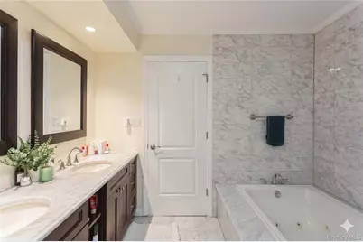 271 Arthur Street, Freeport, NY 11520 - Photo 24