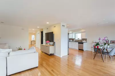 271 Arthur Street, Freeport, NY 11520 - Photo 14