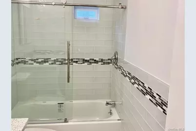 321 Nassau Avenue, Manhasset, NY 11030 - Photo 8