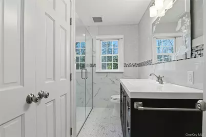 110 Macon Avenue, Sayville, NY 11782 - Photo 14