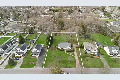 110 Macon Avenue, Sayville, NY 11782 - Photo 40