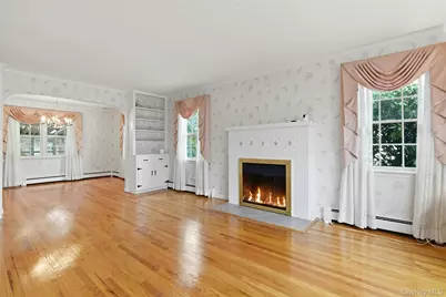 110 Macon Avenue, Sayville, NY 11782 - Photo 8