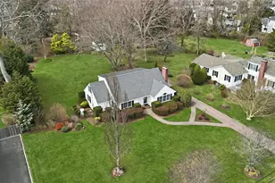 110 Macon Ave, Sayville, NY 11782 - Photo 4