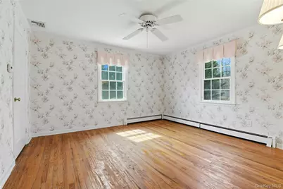 110 Macon Avenue, Sayville, NY 11782 - Photo 16