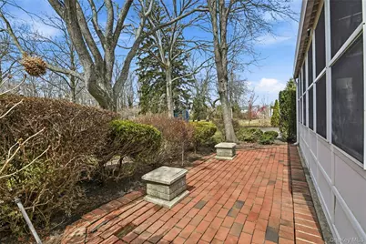 110 Macon Avenue, Sayville, NY 11782 - Photo 32