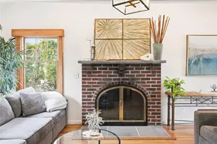 175 Taft Crescent, Centerport, NY 11721 - Photo 4