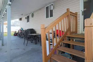 163 Floyd St, Brentwood, NY 11717 - Photo 30