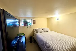 240-18 Edgewood St, Rosedale, NY 11422 - Photo 14