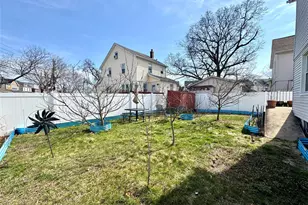 240-18 Edgewood St, Rosedale, NY 11422 - Photo 20