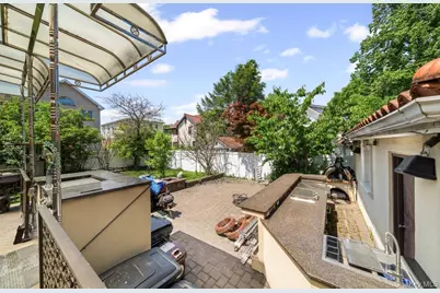 16015 13th Avenue, Whitestone, NY 11357 - Photo 18