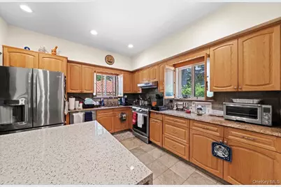 16015 13th Avenue, Whitestone, NY 11357 - Photo 10