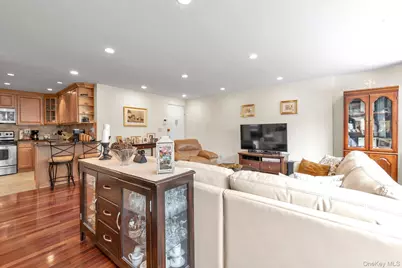 162-11 9th Avenue #2D, Whitestone, NY 11357 - Photo 4