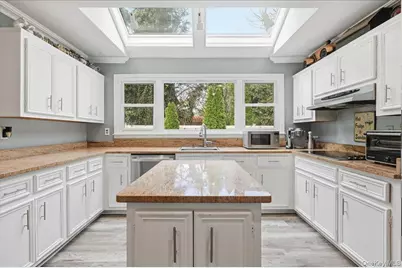 10 Weatherstone Way, Smithtown, NY 11787 - Photo 10