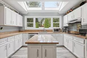 10 Weatherstone Way, Smithtown, NY 11787 - Photo 10