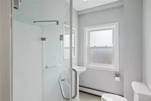 40 Scholar Ln, Commack, NY 11725 - Photo 32