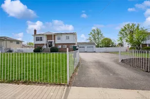 40 Scholar Ln, Commack, NY 11725 - Photo 2