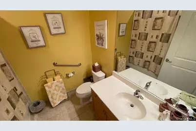 94 Lakeside Court, Shirley, NY 11967 - Photo 14